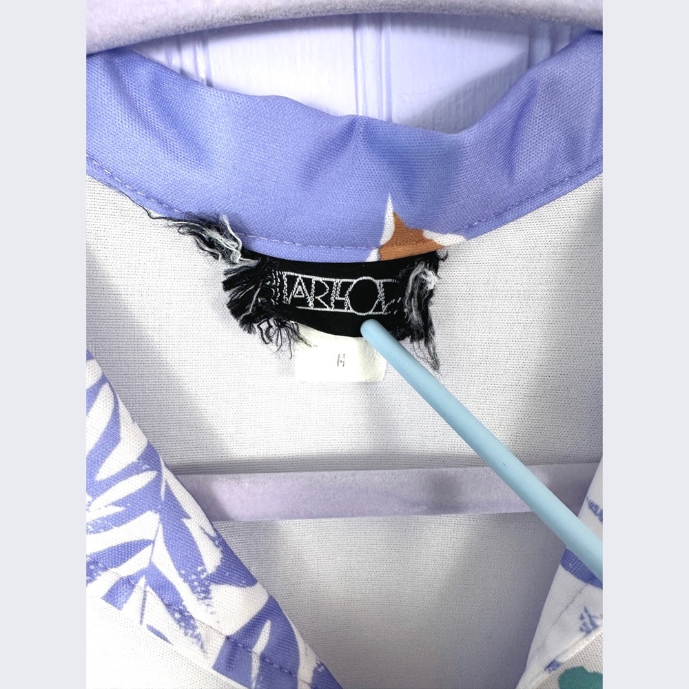 *SOLD* Vintage 1970's Polyester Floral Top Purple Floral V-Neck - Picture 4 of 6